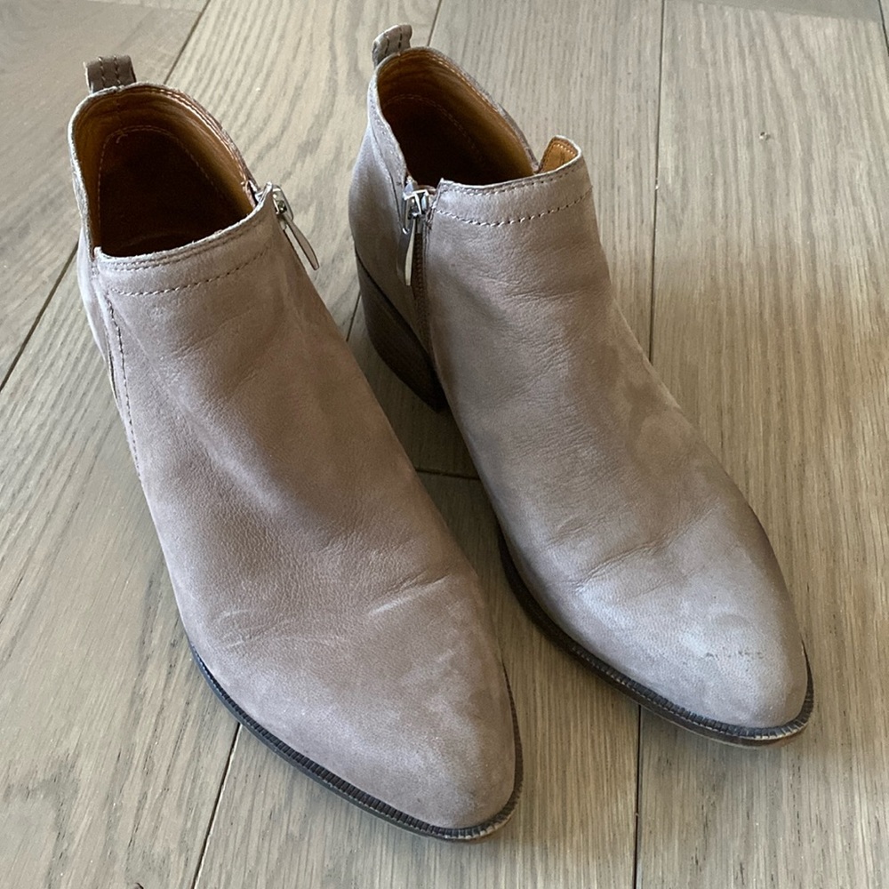 Women’s Franco Sarto taupe leather ankle boots/booties, size 7.5